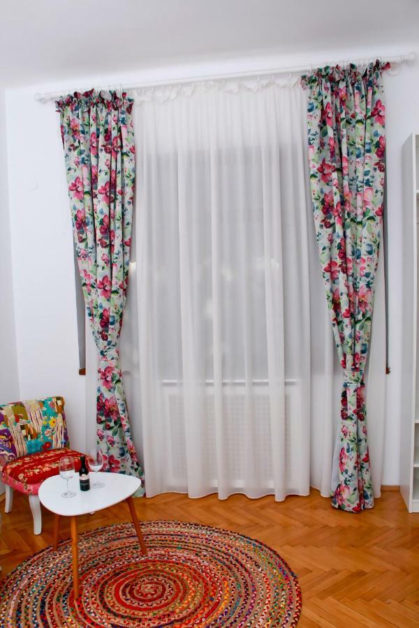 Apartment Bright In The Heart Of The With Netflix *