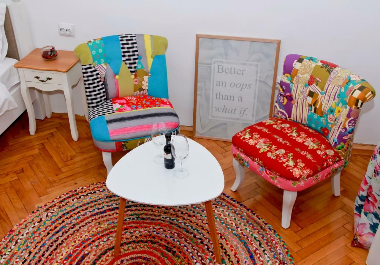 Apartment Bright In The Heart Of The With Netflix